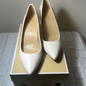 Michael Kors, light cream, leather pumps, size 8 never worn